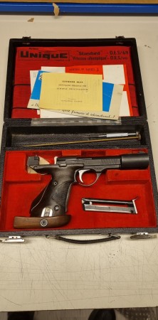 Unique Pistolet Olympique Modele DES 69 22lr